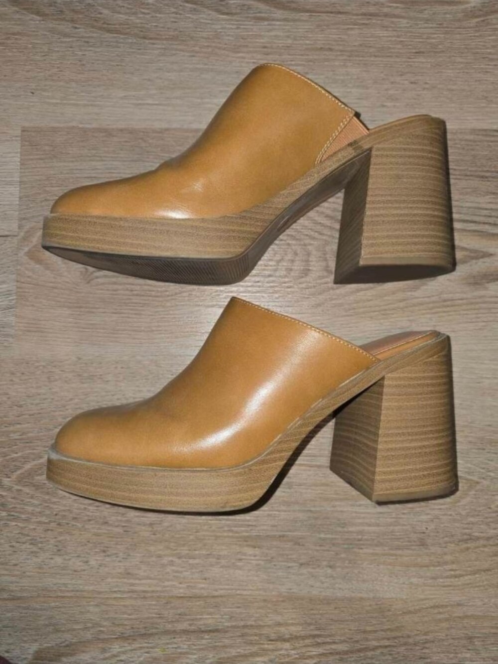 Universal Thread Platform Mule Heels - Picture 4 of 7